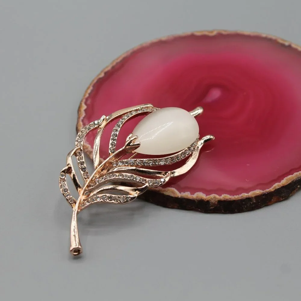 Jewelry pin brooch pendant feather elegant rose gold tone crystals fashion new